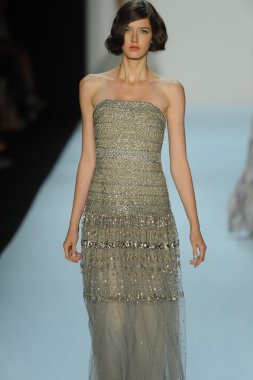 model, badgley mischka moda defilesi