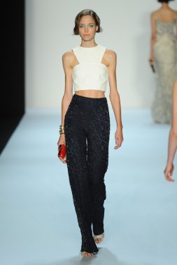 model, badgley mischka moda defilesi