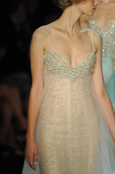 Model, badgley mischka moda defilesi — Stok fotoğraf