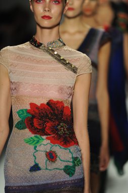 deng hao moda defilesi modelleri