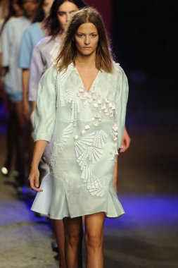 prabal gurung tarafından ICB modelleri