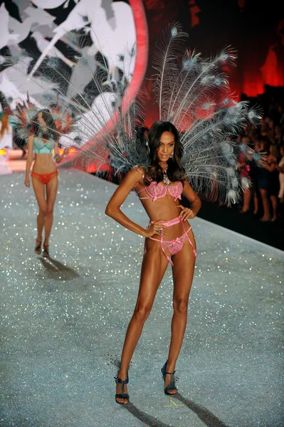 Model Joan Smalls Victoria's Secret — Zdjęcie stockowe