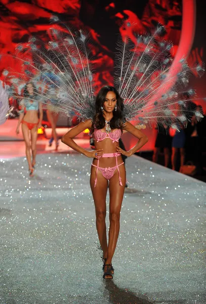 Joan smalls victoria's secret modeli — Stok fotoğraf