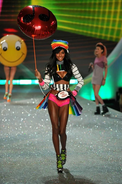 Victoria 's Secret Jasmine Tookes —  Fotos de Stock