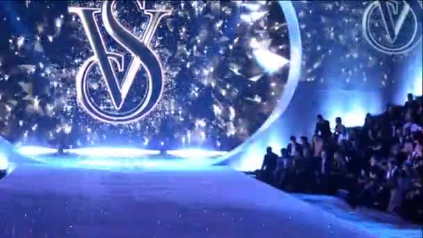 Finale runway at Victoria's Secret Fashion Show — Stock Video