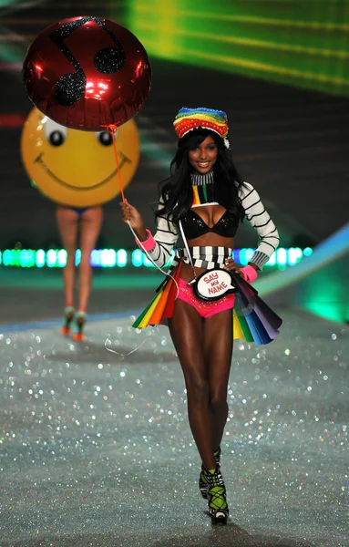 Model jasmine tookes victoria secret — Stock fotografie