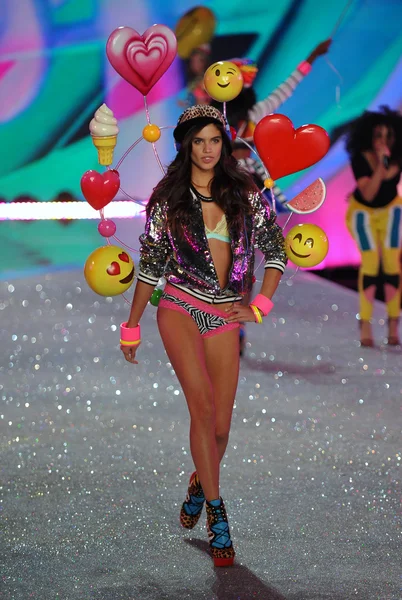 Sara sampaio της victoria secret — Φωτογραφία Αρχείου