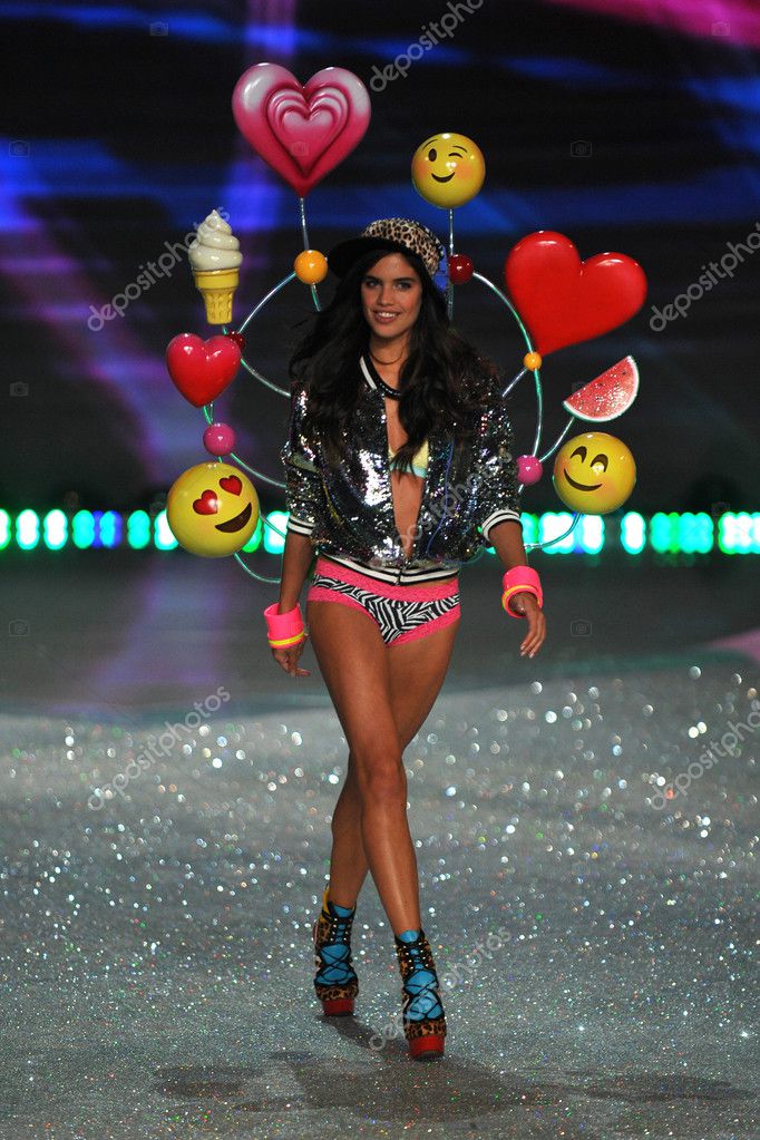 Sara Sampaio Victoria Geheimnis Redaktionelles Stockfoto C Fashionstock 35524303