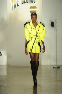 sarışınlar Show'da model