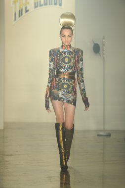 sarışınlar Show'da model