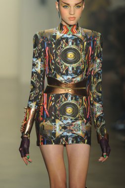 sarışınlar Show'da model