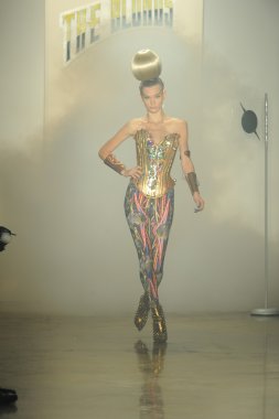 sarışınlar Show'da model