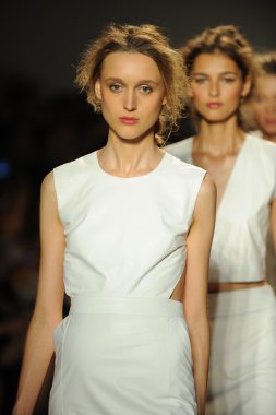 modelleri yürümek pist finale rachel zoe gösteri