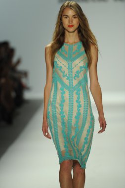 nanette lepore gösteri pist model yürür