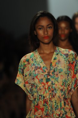 nanette lepore Haritayı modellerini