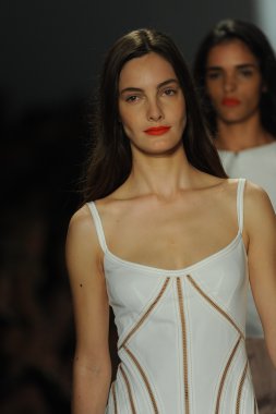 nanette lepore Haritayı modellerini