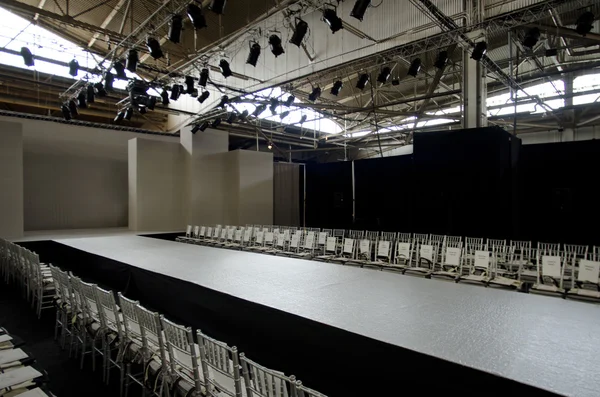 Runway for Claire Pettibone bridal show — Stock Photo, Image