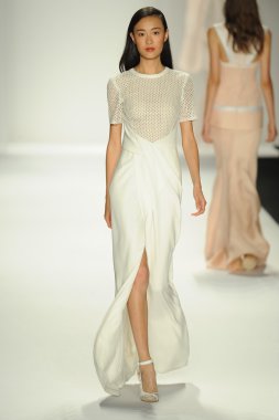 model j. pist yürür mendel gösterisi