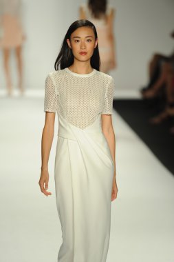 model j. pist yürür mendel gösterisi