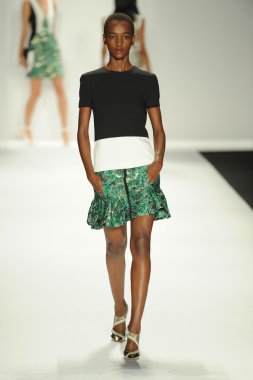 model j. pist yürür mendel gösterisi