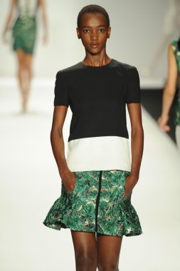 model j. pist yürür mendel gösterisi