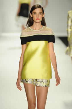 model j. pist yürür mendel gösterisi