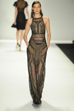 model j. pist yürür mendel gösterisi