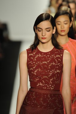 model j. pist yürür mendel gösterisi
