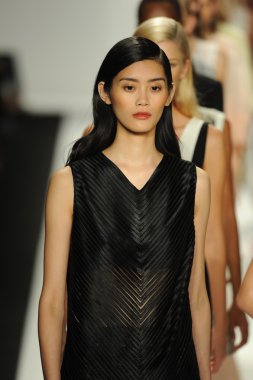 model j. pist yürür mendel gösterisi