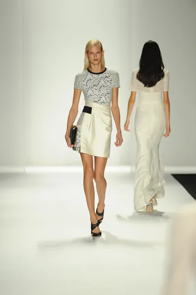 Model walks runway at J. Mendel show — Stock Photo, Image