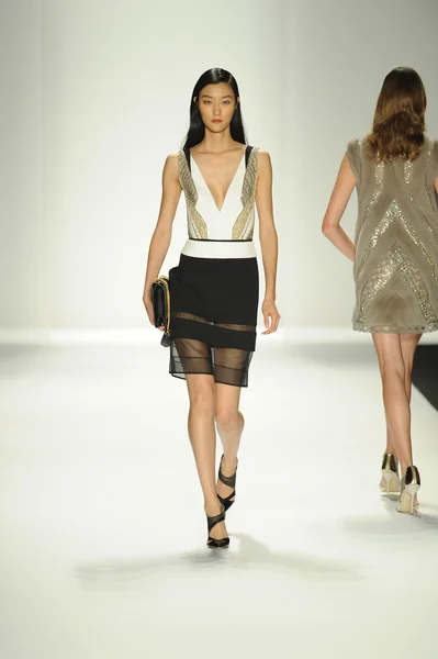 Model walks runway at J. Mendel show — Stock Photo, Image