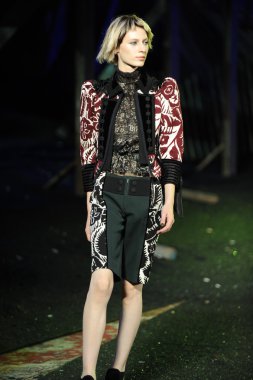 model, marc jacobs moda gösterisi