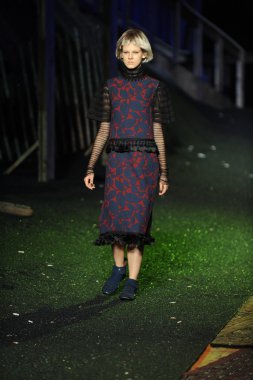 model, marc jacobs moda gösterisi
