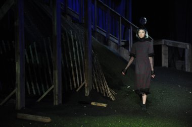 model, marc jacobs moda gösterisi