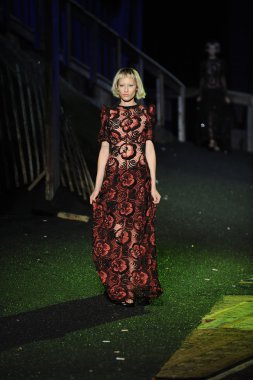 model, marc jacobs moda gösterisi