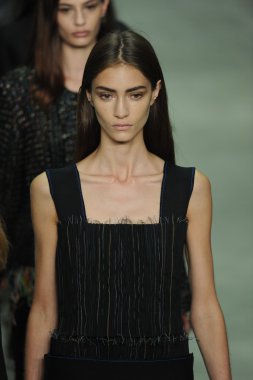 modele w calvin klein kolekcja pokaz mody