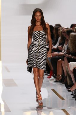 Joan de diane von furstenberg moda küçük göstermek
