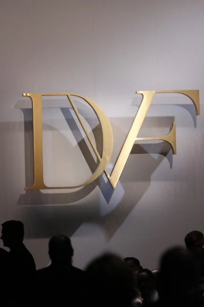 Pista Diane Von Furstenberg desfile de moda — Fotografia de Stock