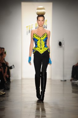 sarışınlar Show'da model yürür