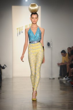 sarışınlar Show'da model yürür