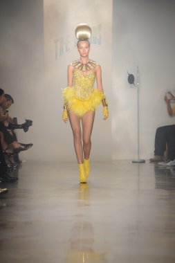 sarışınlar Show'da model yürür