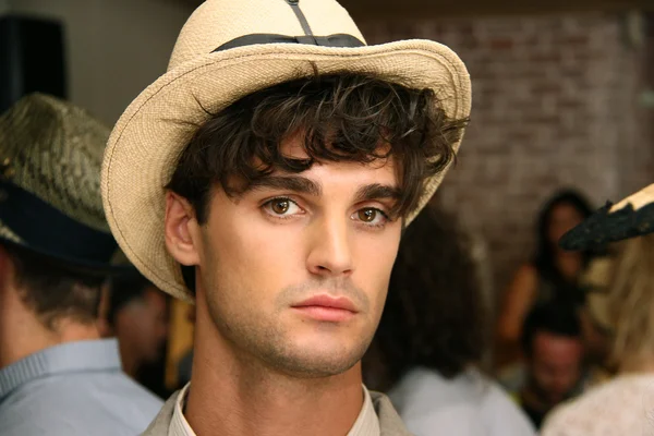 Models showing hats and accessories — Stock Photo, Image