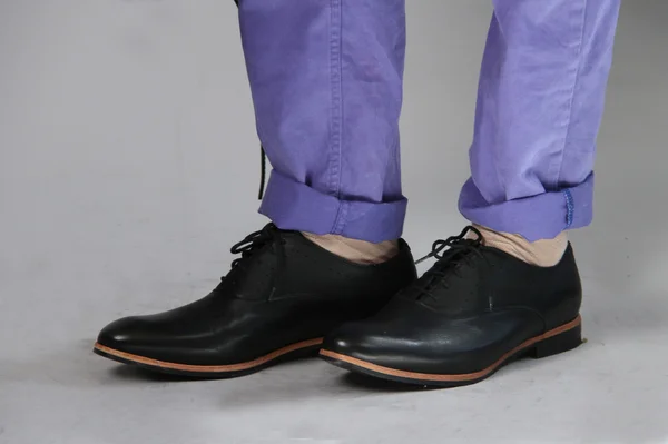 Model showing shoes at Sergio Davila fashion presentation — Stock Photo, Image