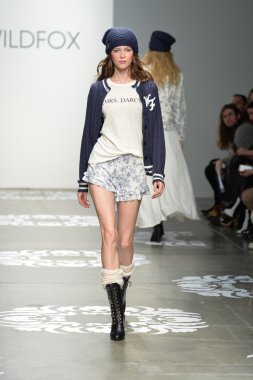 manken wildfox pist yürür