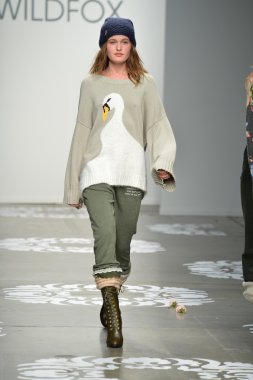 manken wildfox pist yürür
