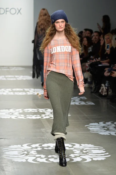 A model walks the runway at Wildfox — Stock Photo, Image