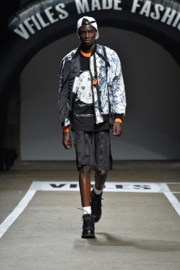 model tasarımları, assk için pist yürür