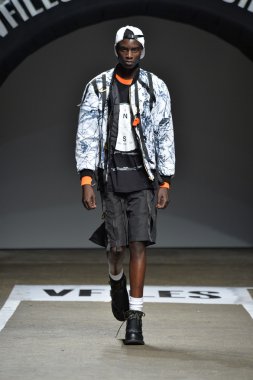 model tasarımları, assk için pist yürür