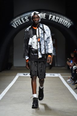 model tasarımları, assk için pist yürür