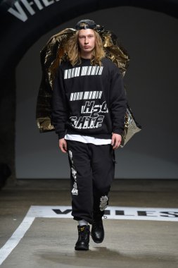 model tasarımları, assk için pist yürür